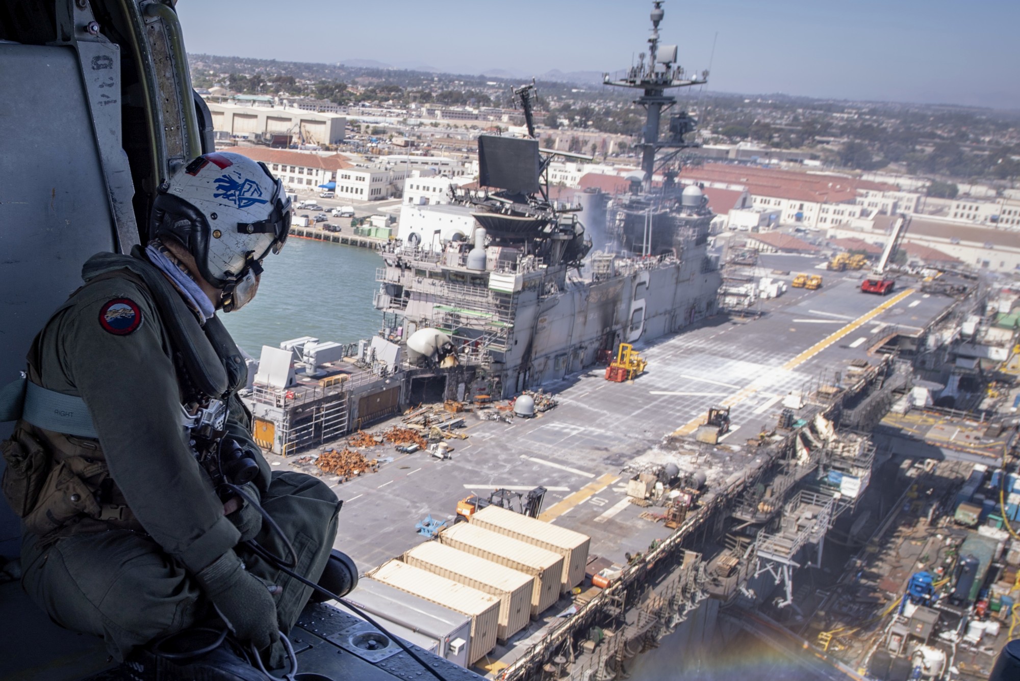 uss bonhomme richard lhd-6 fire naval base san diego amphibious assault landing ship helicopter dock 101