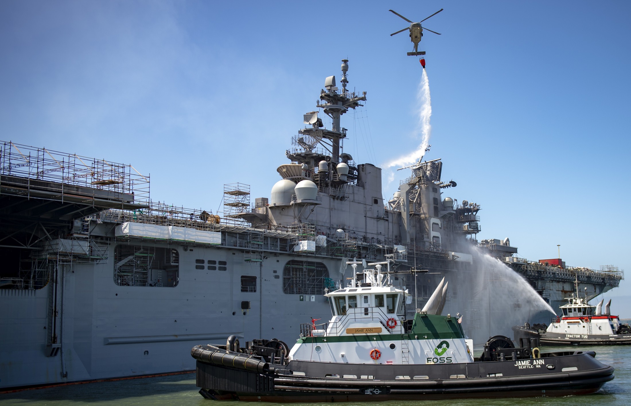 uss bonhomme richard lhd-6 fire naval base san diego amphibious assault landing ship helicopter dock 104