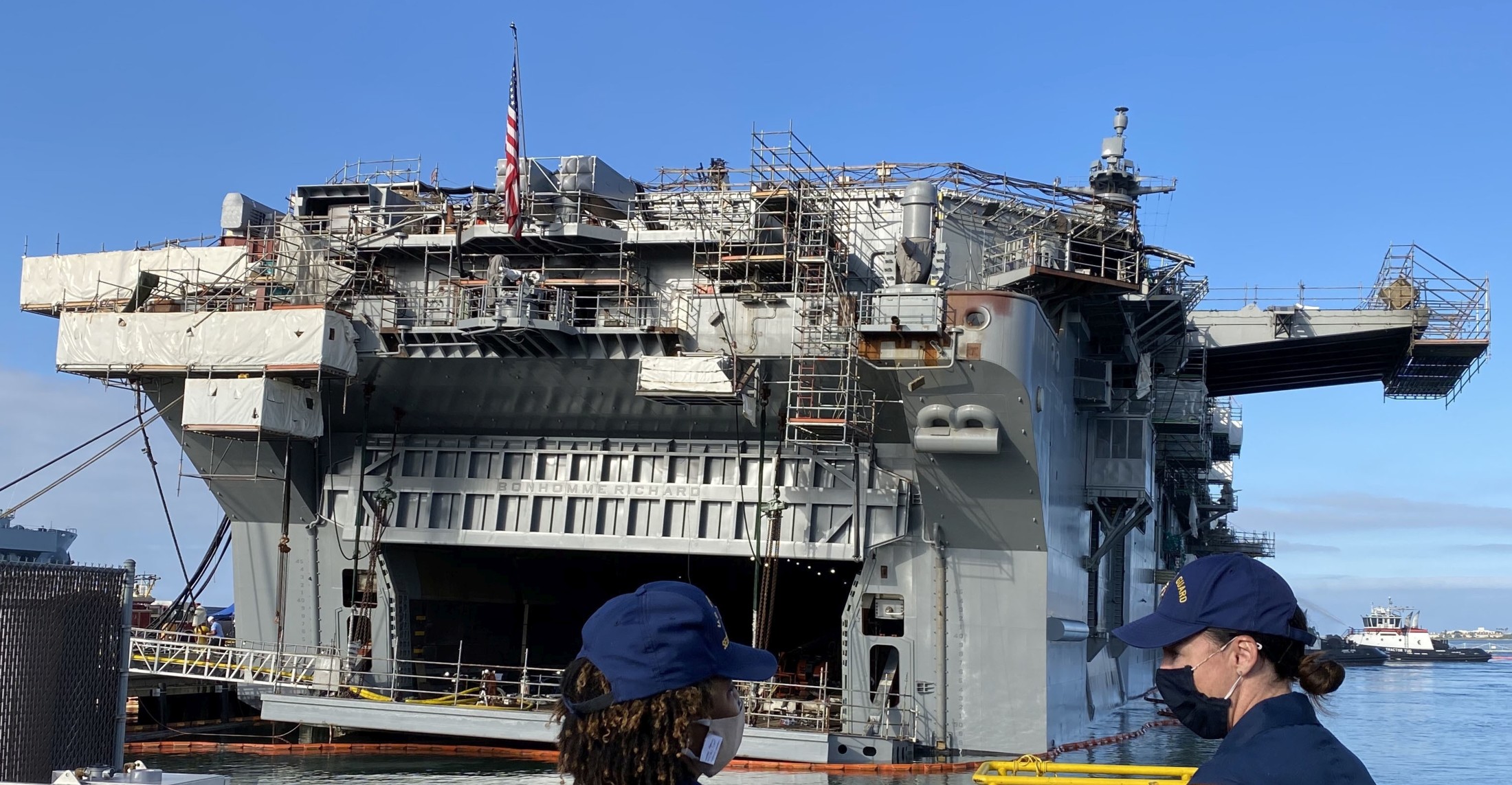 uss bonhomme richard lhd-6 fire naval base san diego amphibious assault landing ship helicopter dock 105