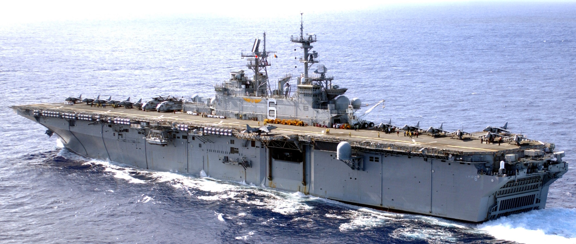 lhd-6 uss bonhomme richard amphibious assault ship landing helicopter dock wasp class 226 operation enduring freedom 2003