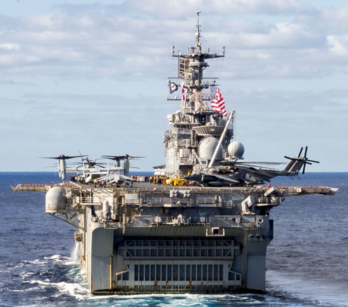 lhd-6 uss bonhomme richard amphibious assault ship landing helicopter dock wasp class us navy 282