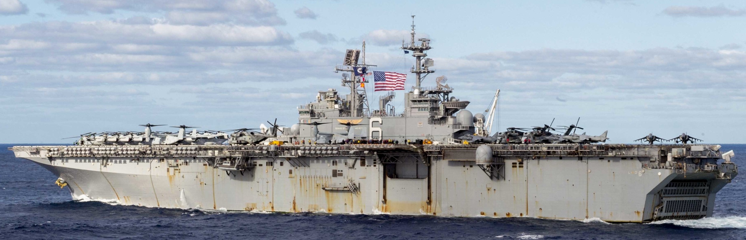 lhd-6 uss bonhomme richard amphibious assault ship landing helicopter dock wasp class us navy 283