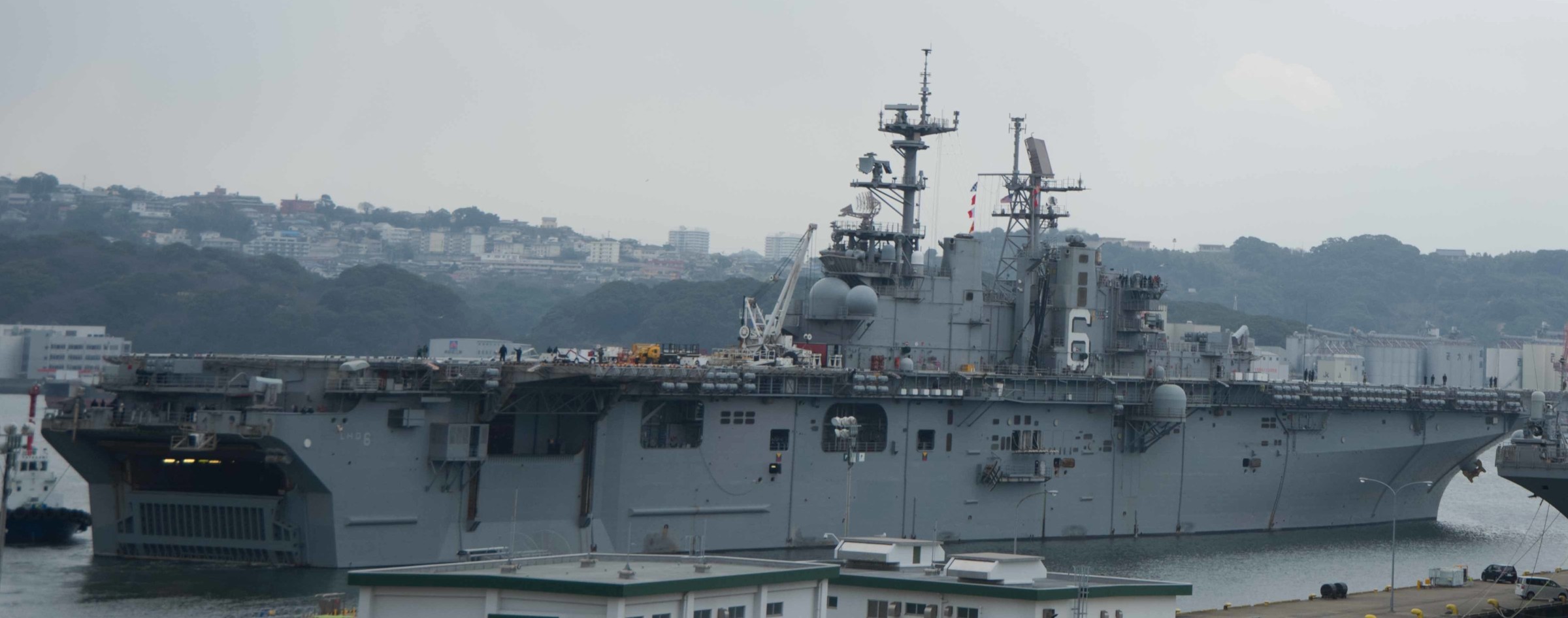 lhd-6 uss bonhomme richard amphibious assault ship landing helicopter dock wasp class us navy fleet activities sasebo japan 284