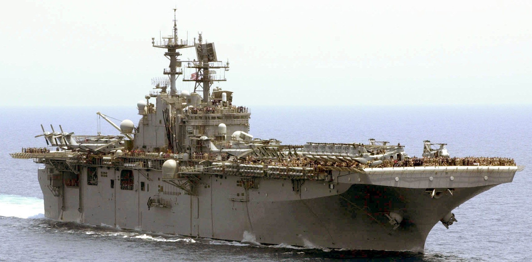 lhd-7 uss iwo jima wasp class amphibious assault ship dock landing helicopter us navy hmm-264 marines 14