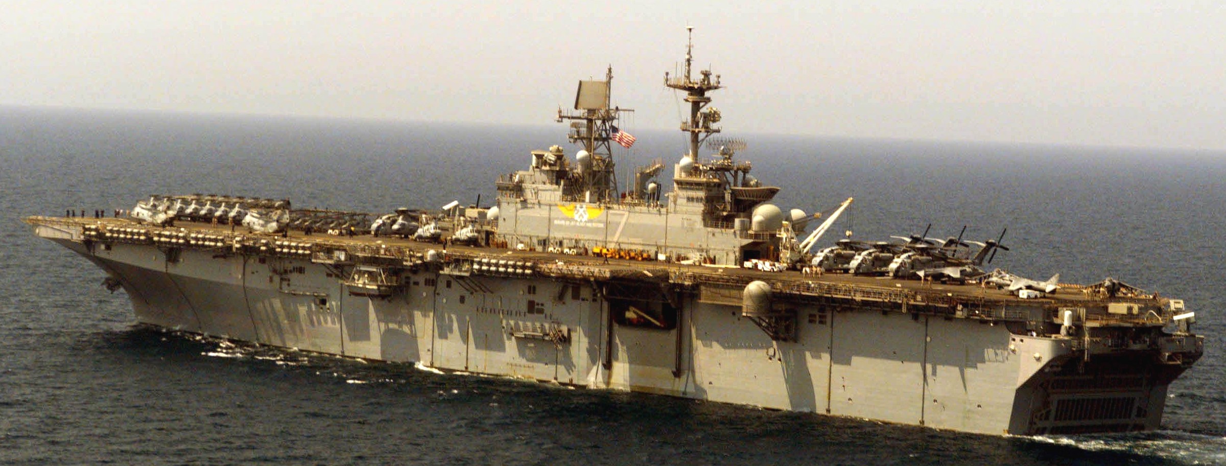 lhd-7 uss iwo jima wasp class amphibious assault ship dock landing helicopter us navy hmm-264 marines 15