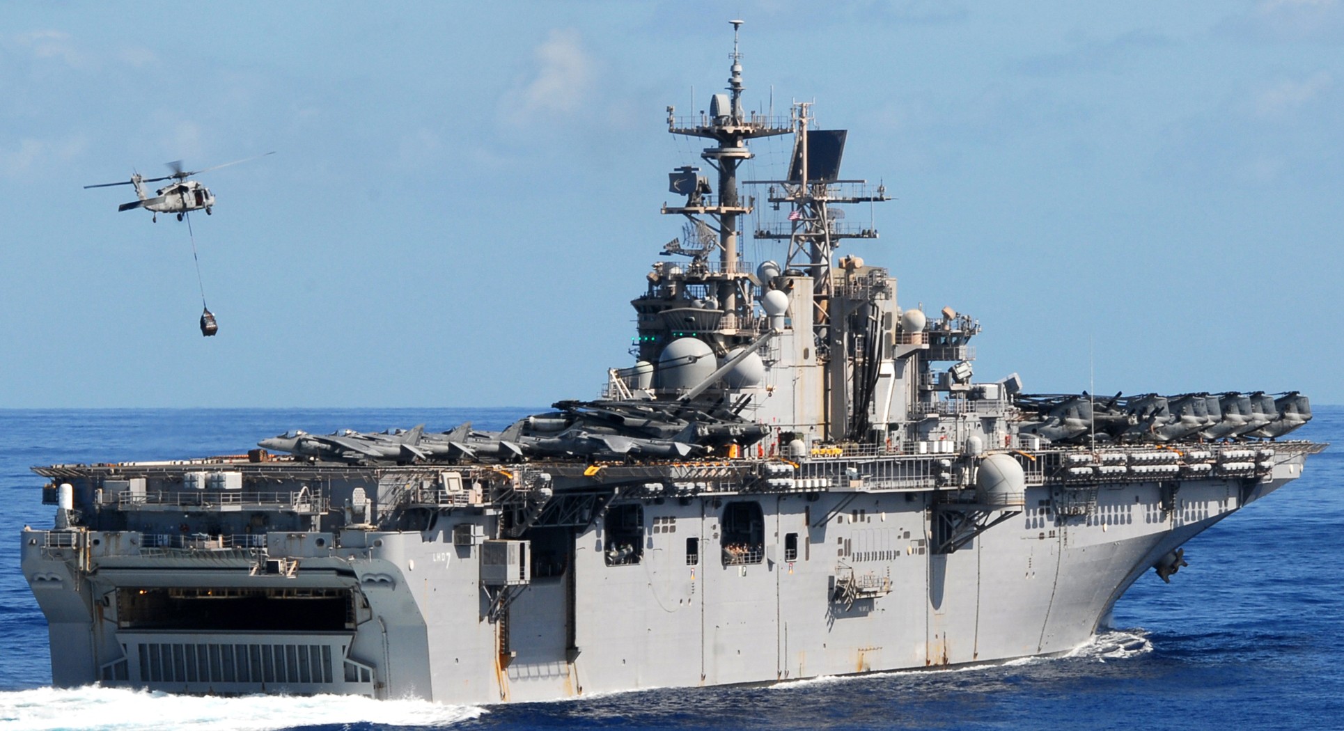 lhd-7 uss iwo jima wasp class amphibious assault ship dock landing helicopter us navy hmm-264 marines 44