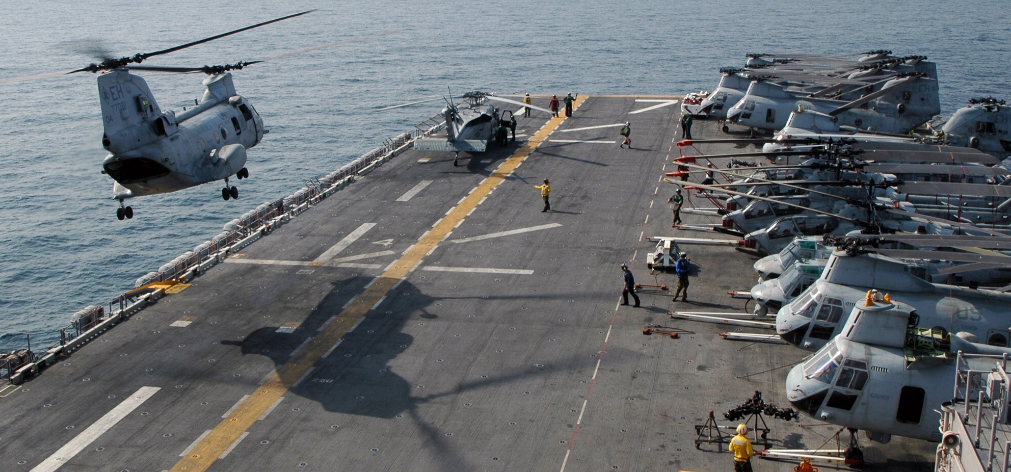 lhd-7 uss iwo jima wasp class amphibious assault ship dock landing helicopter us navy hmm-264 marines ch-46 sea knight 57