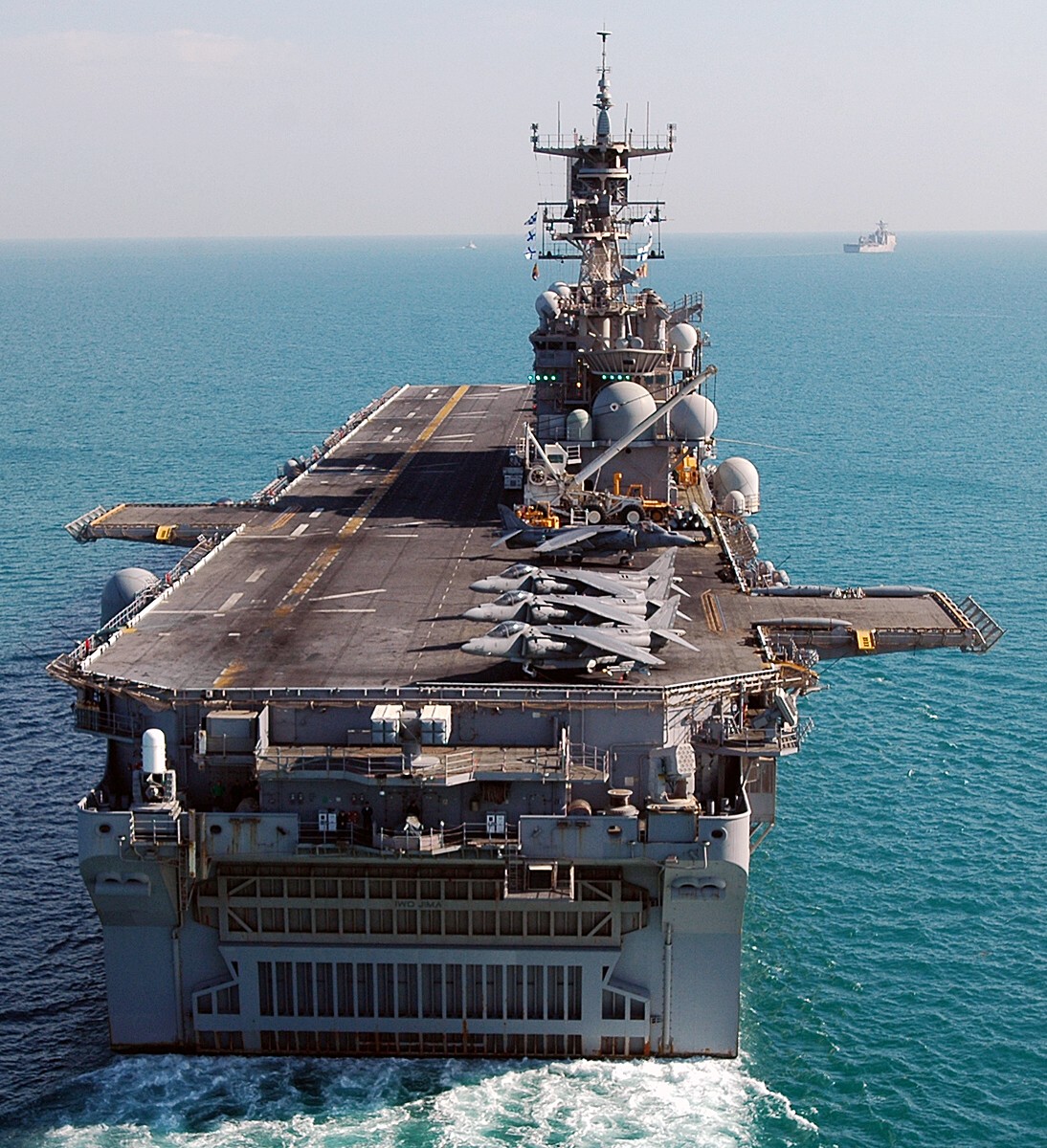 lhd-7 uss iwo jima wasp class amphibious assault ship dock landing helicopter us navy hmm-264 marines arabian gulf 59