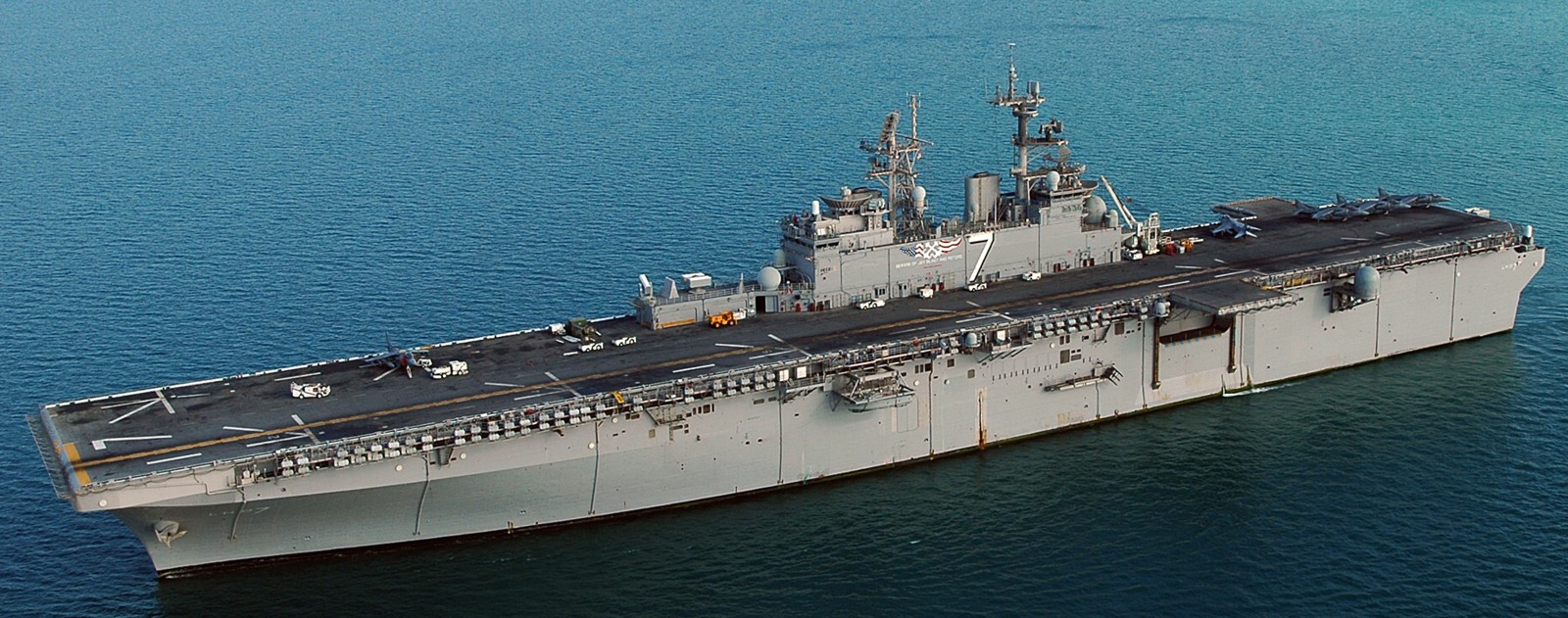 lhd-7 uss iwo jima wasp class amphibious assault ship dock landing helicopter us navy hmm-264 marines persian gulf 61