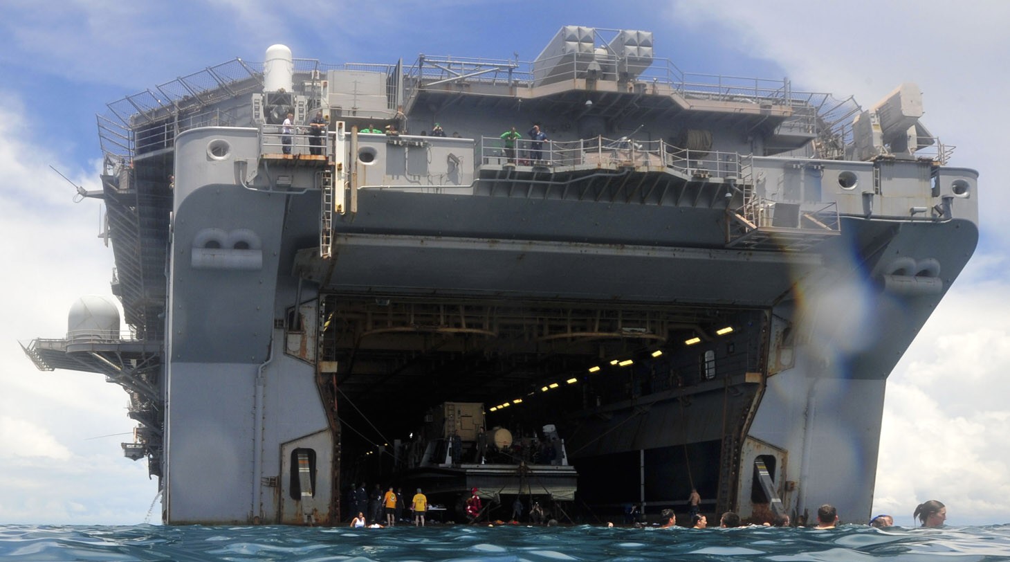 lhd-7 uss iwo jima wasp class amphibious assault ship dock landing helicopter us navy well deck 93