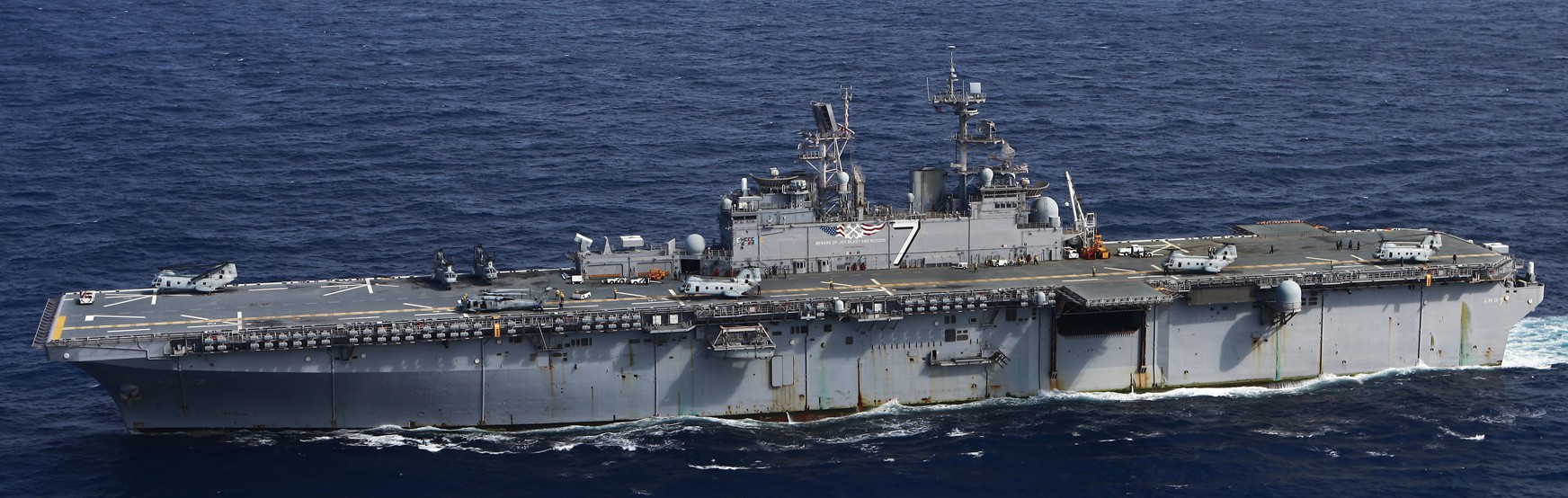 lhd-7 uss iwo jima wasp class amphibious assault ship dock landing helicopter us navy caribbean sea 96