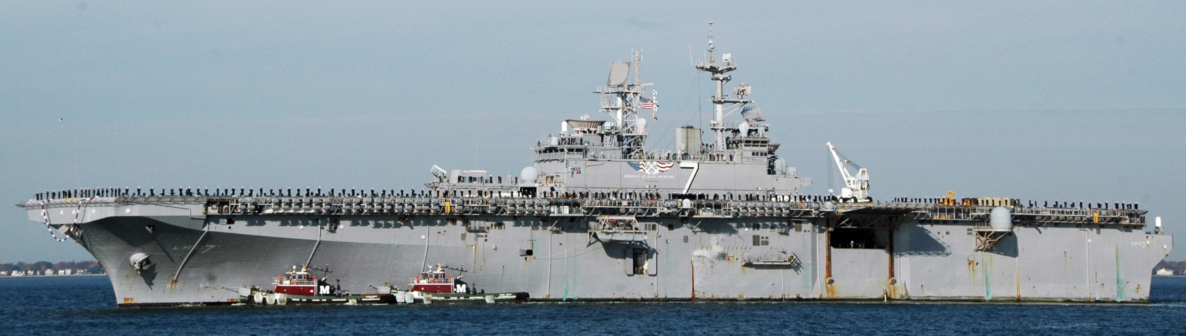 lhd-7 uss iwo jima wasp class amphibious assault ship dock landing helicopter us navy norfolk virginia 97