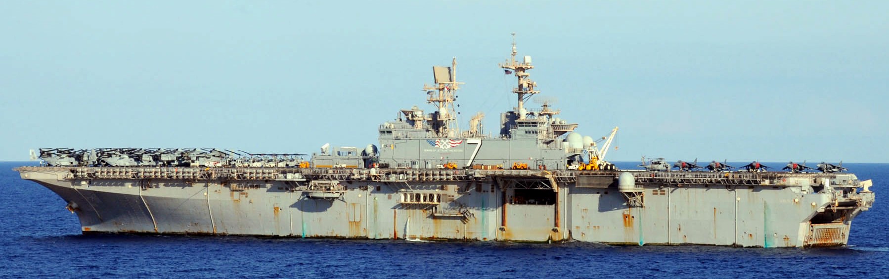 lhd-7 uss iwo jima wasp class amphibious assault ship dock landing helicopter us navy vmm-261 marines mediterranean sea 109