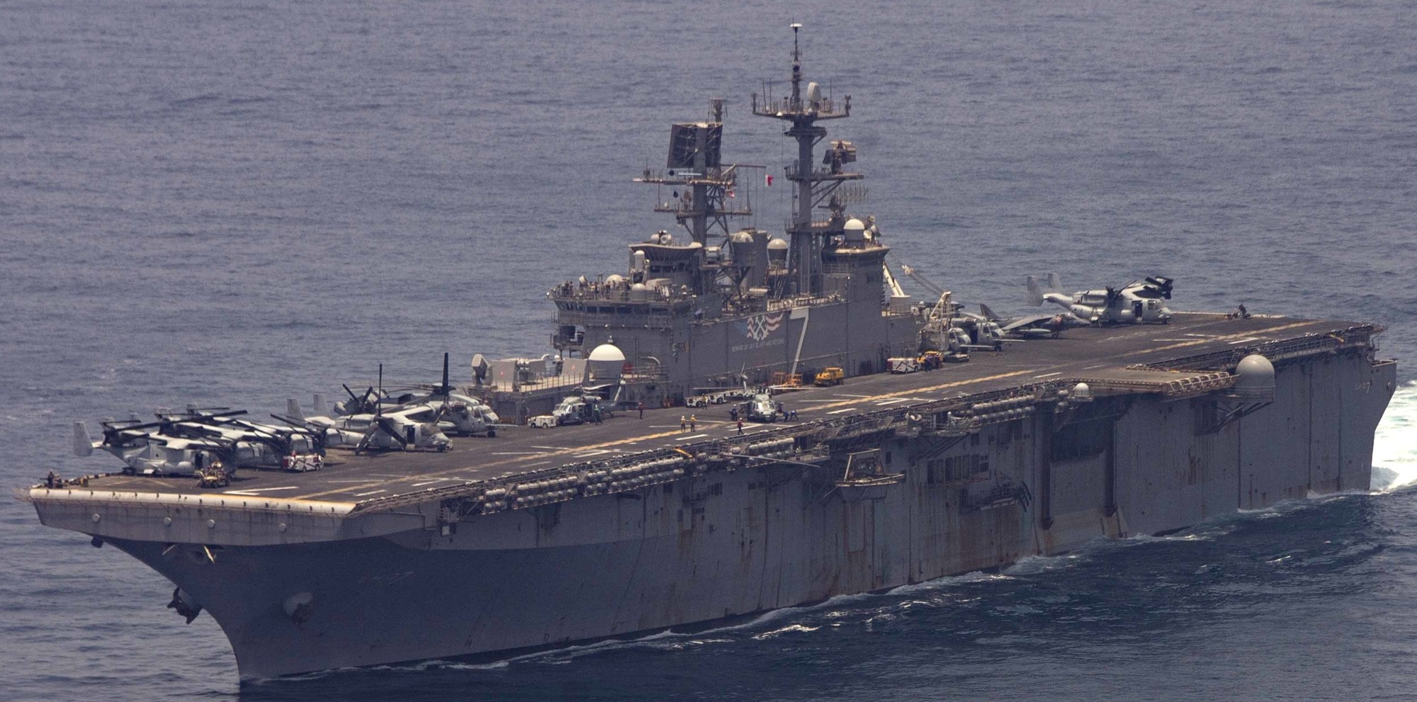 lhd-7 uss iwo jima wasp class amphibious assault ship dock landing helicopter us navy marines vmm-162 176