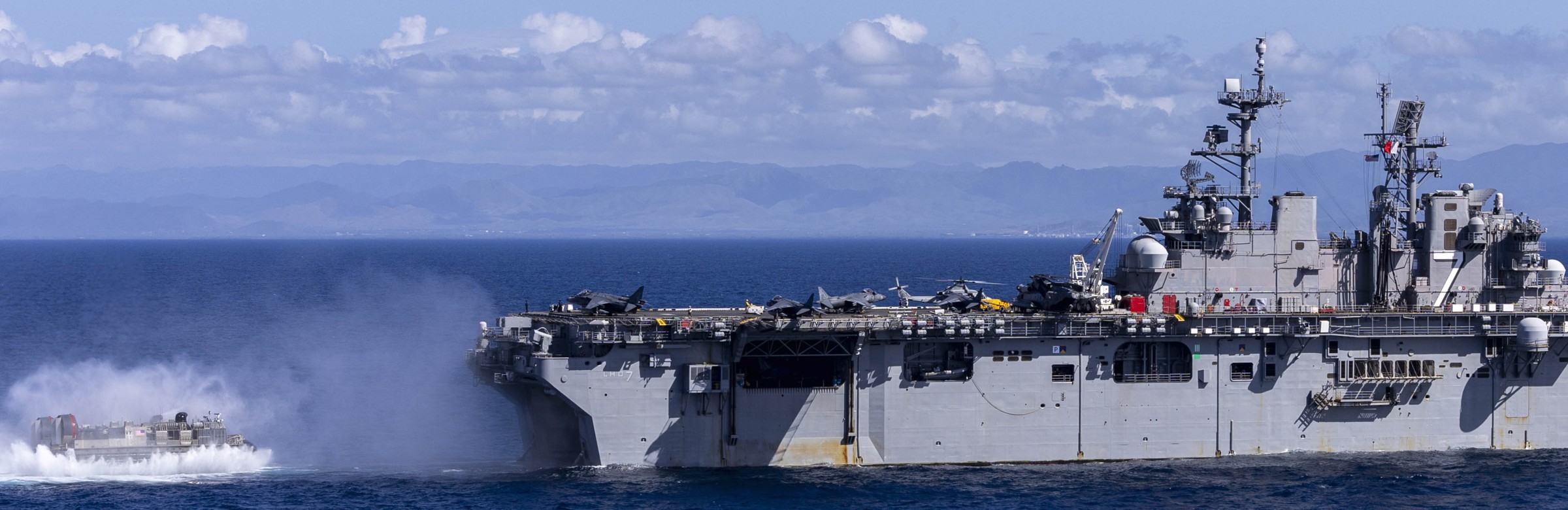 lhd-7 uss iwo jima wasp class amphibious assault ship dock landing helicopter caribbean sea 2025 230