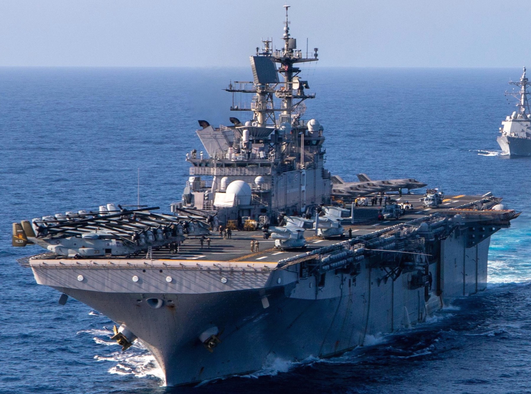 lhd-8 uss makin island amphibious assault ship landing helicopter dock us navy vmm-362 marines 08