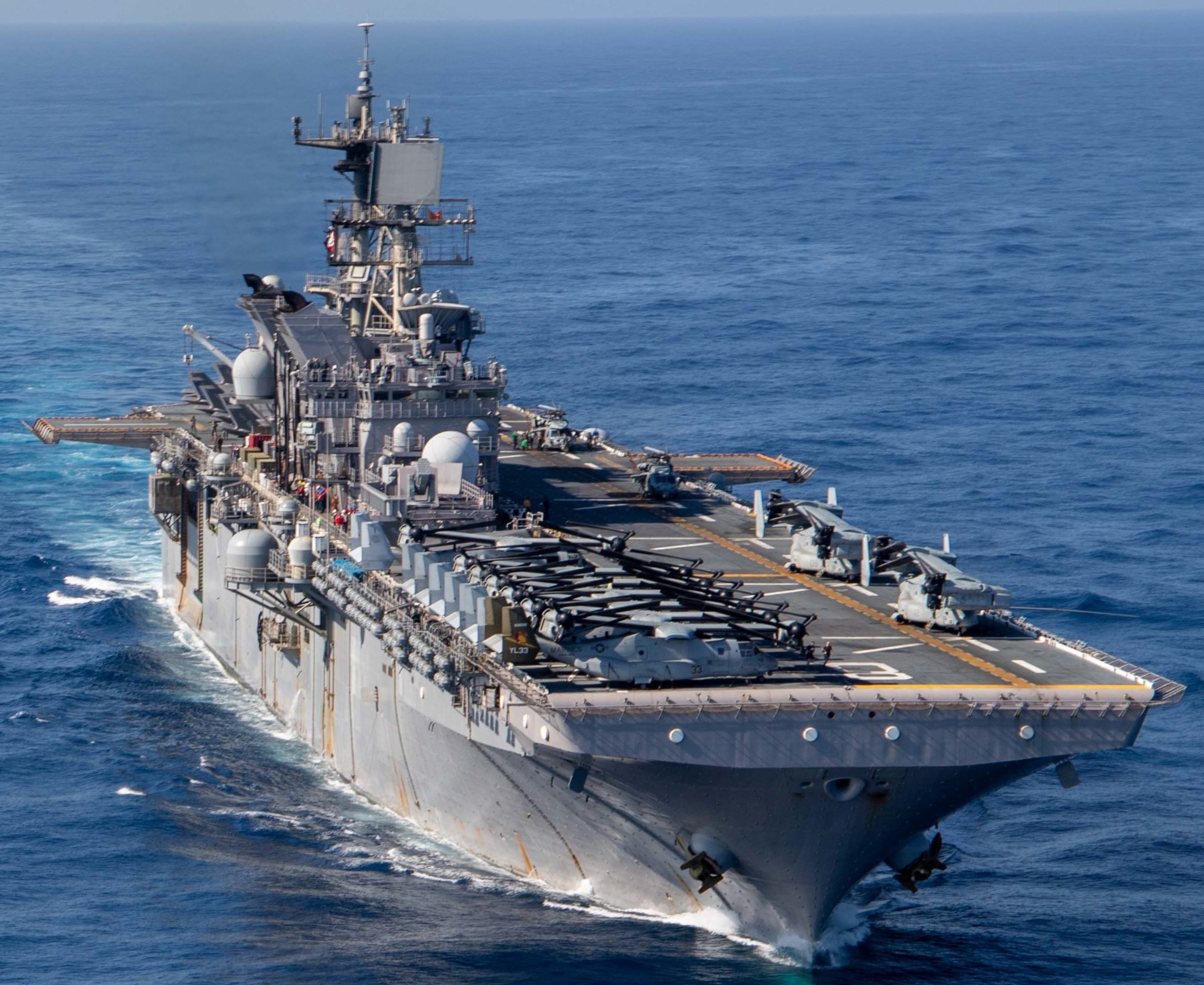 lhd-8 uss makin island amphibious assault ship landing helicopter dock us navy vmm-362 marines 09