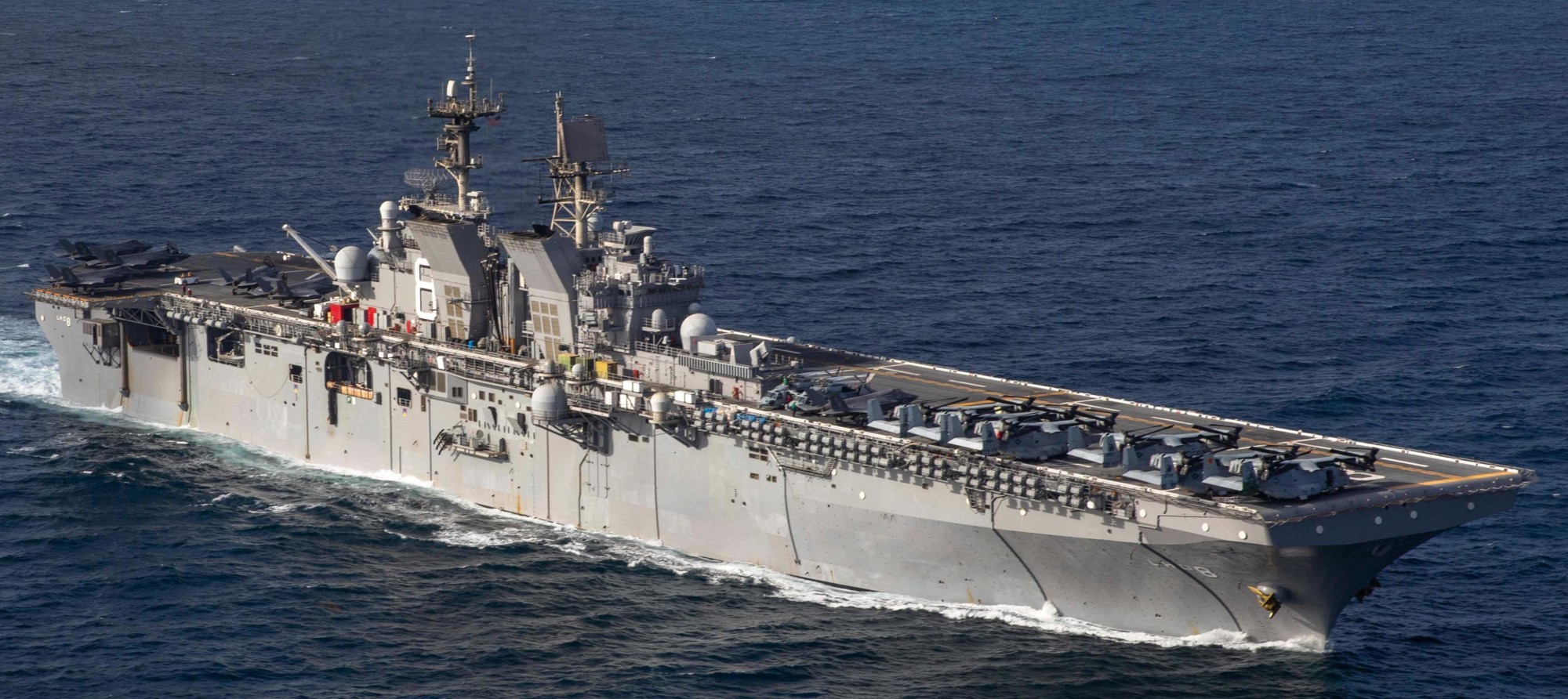 lhd-8 uss makin island amphibious assault ship landing helicopter dock us navy vmm-164 marines pacific ocean 121