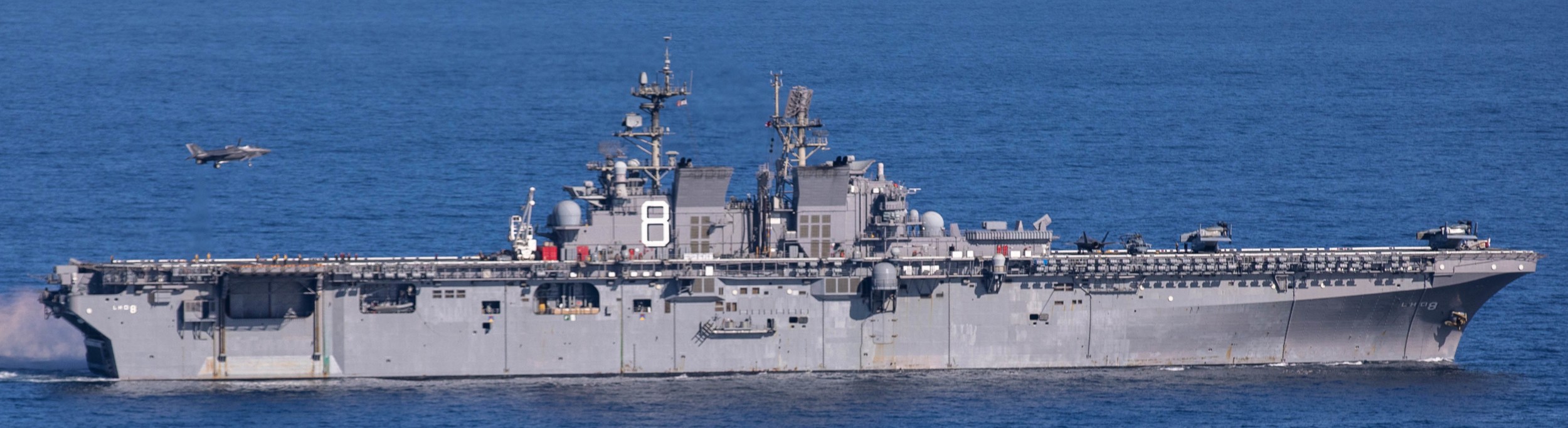 lhd-8 uss makin island amphibious assault ship landing helicopter dock us navy 156
