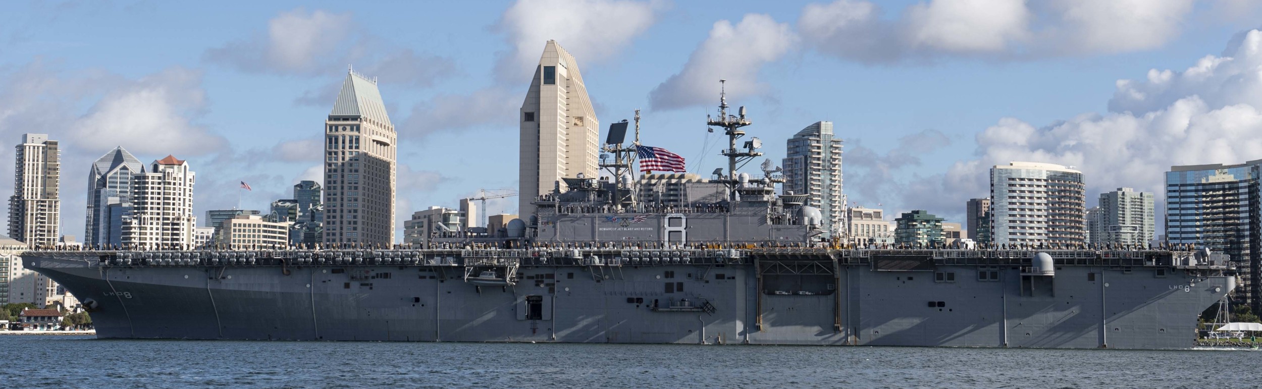 lhd-8 uss makin island amphibious assault ship landing helicopter dock us navy departing san diego 166