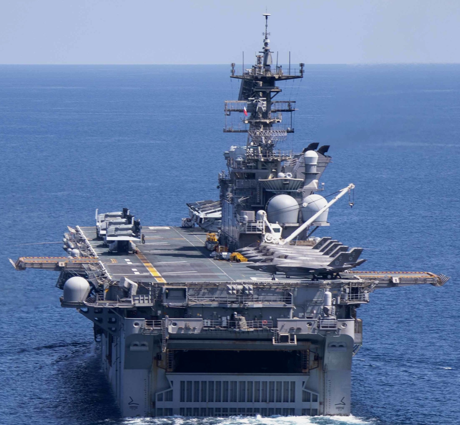 lhd-8 uss makin island amphibious assault ship landing helicopter dock us navy vmm-362 marines 169