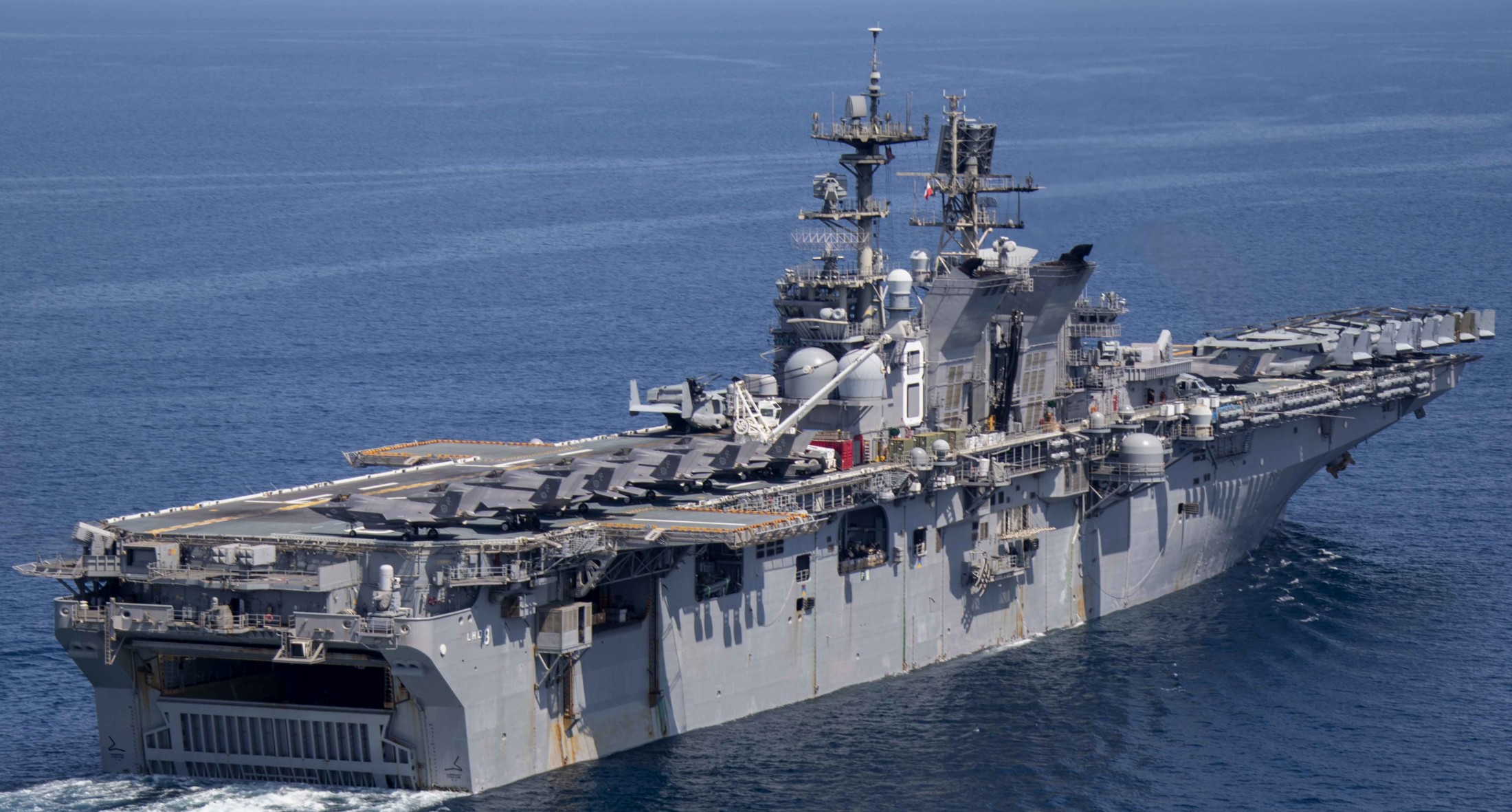 lhd-8 uss makin island amphibious assault ship landing helicopter dock us navy ingalls pascagoula 171x