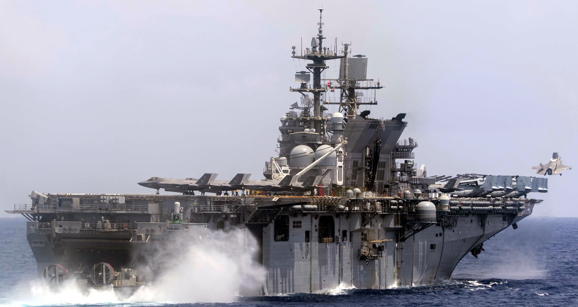 lhd-8 uss makin island amphibious assault ship landing helicopter dock us navy vmm-362 marines 174
