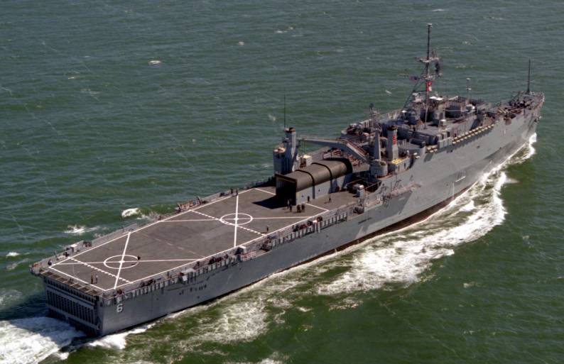 LPD-6 USS Duluth Austin class amphibious transport dock