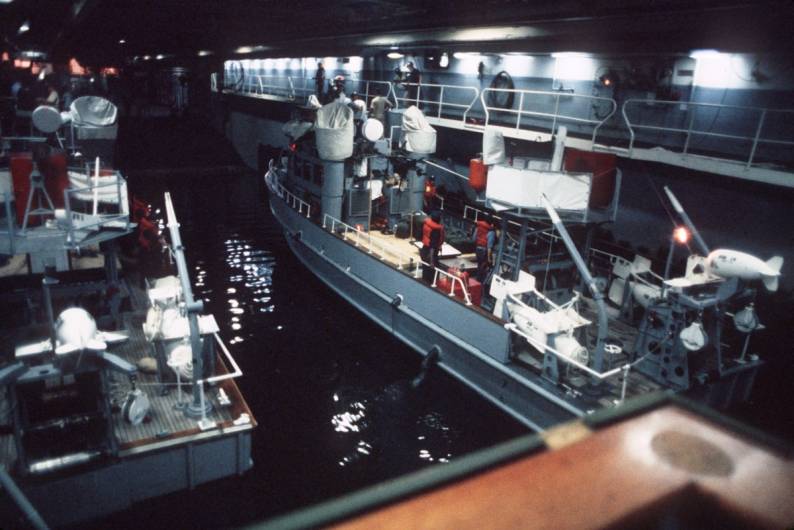 USS Raleigh LPD-1 mine sweeping boats in well deck 1987