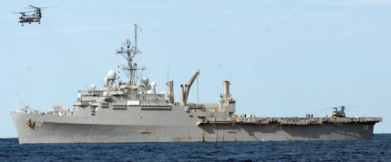 USS Juneau LPD-10 Shoalwater Bay Australia CH-46 Sea Knight