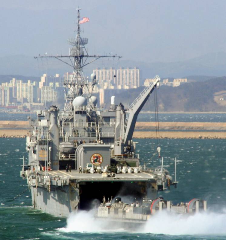 LPD-10 USS Juneau South China Sea 2007