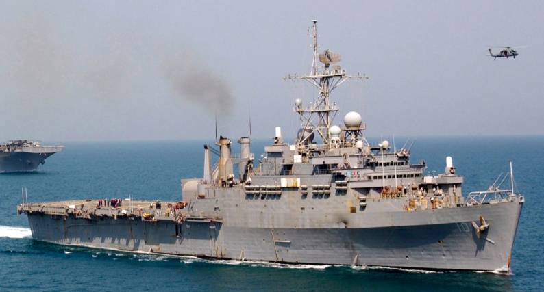 USS Juneau LPD-10 Arabian Gulf 2004
