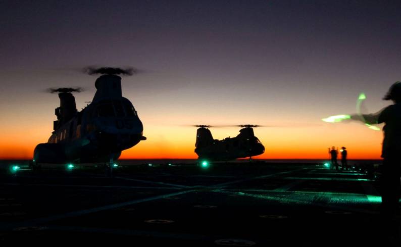 LPD-12 USS Shreveport CH-46E Sea Knight night operations Atlantic Ocean 2006