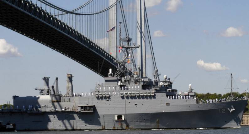 LPD-12 USS Shreveport New York Harbor 2006