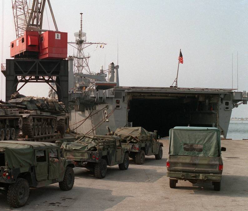 LPD-12 USS Shreveport MEU onload Morehead City NC 1990