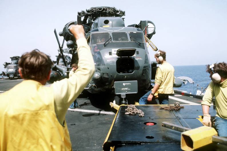 LPD-12 USS Shreveport RH-53D Sea Stallion HM-14 operation intense look 1984