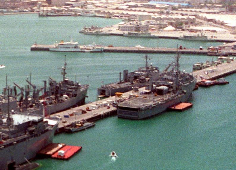 USS Nashville LPD-13 Bahrain 1993