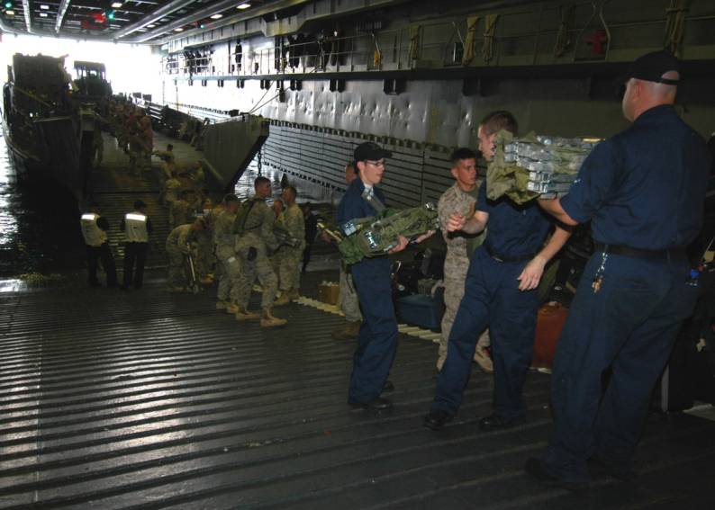 LPD-14 USS Trenton mediterranean sea 2006 well deck lcu offload