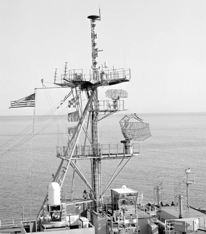 LPD-14 USS Trenton mast details