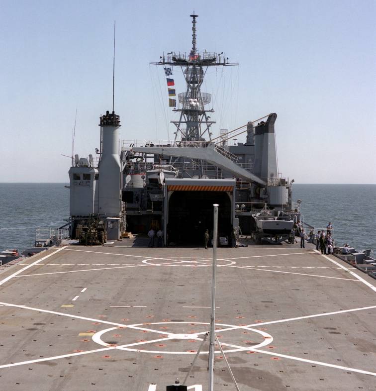 LPD-14 USS Trenton flight deck hangar