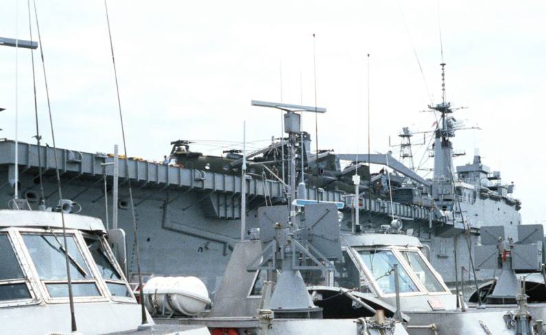 USS Trenton LPD-14 Morehead City NC 1987