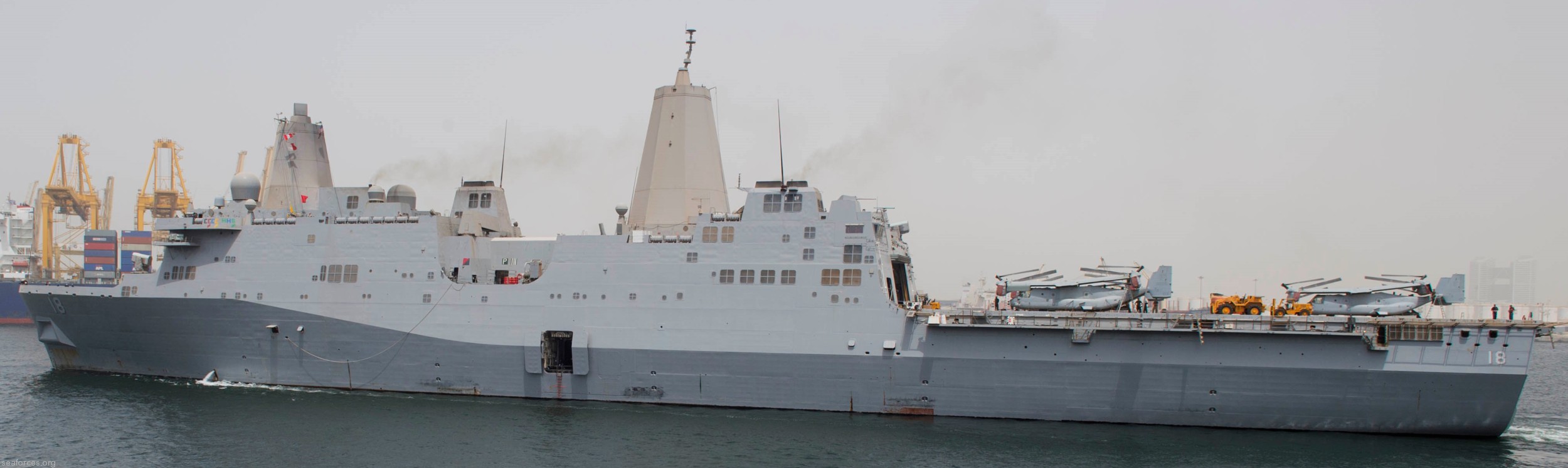lpd-18 uss new orleans san antonio class amphibious transport dock landing ship 03