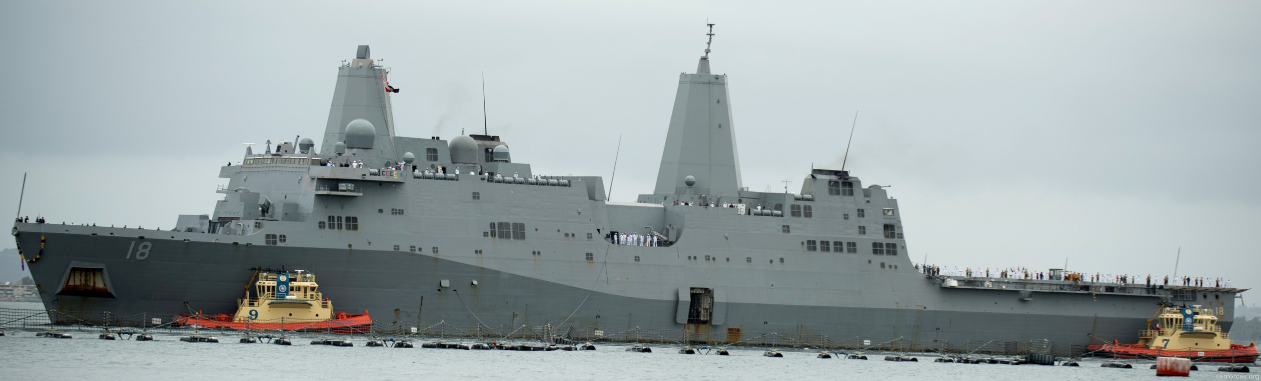 lpd-18 uss new orleans san antonio class amphibious transport dock landing ship 15 naval base san diego