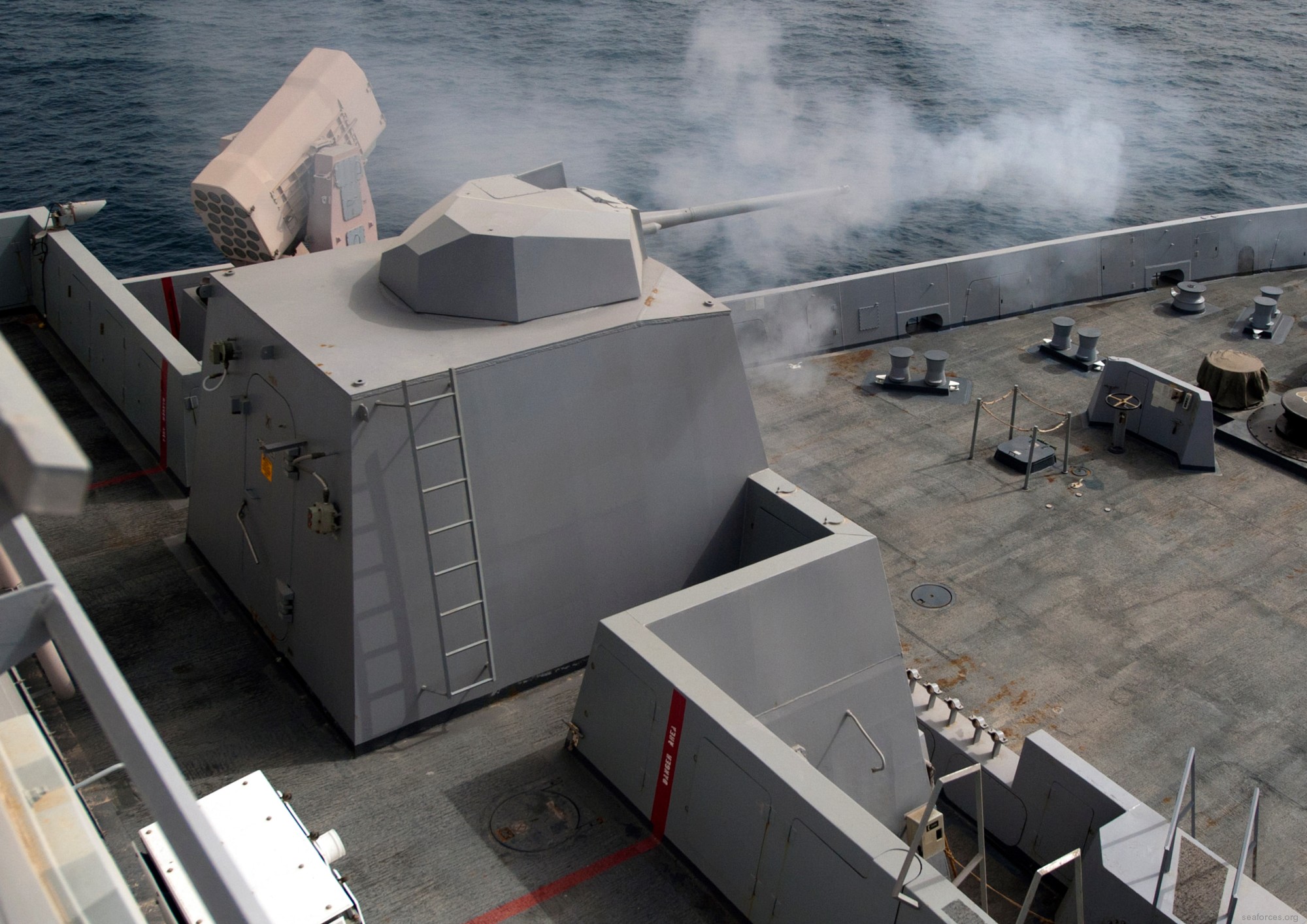 san antonio class amphibious transport dock ship landing platform navy 26x mk-46 30mm gun fire