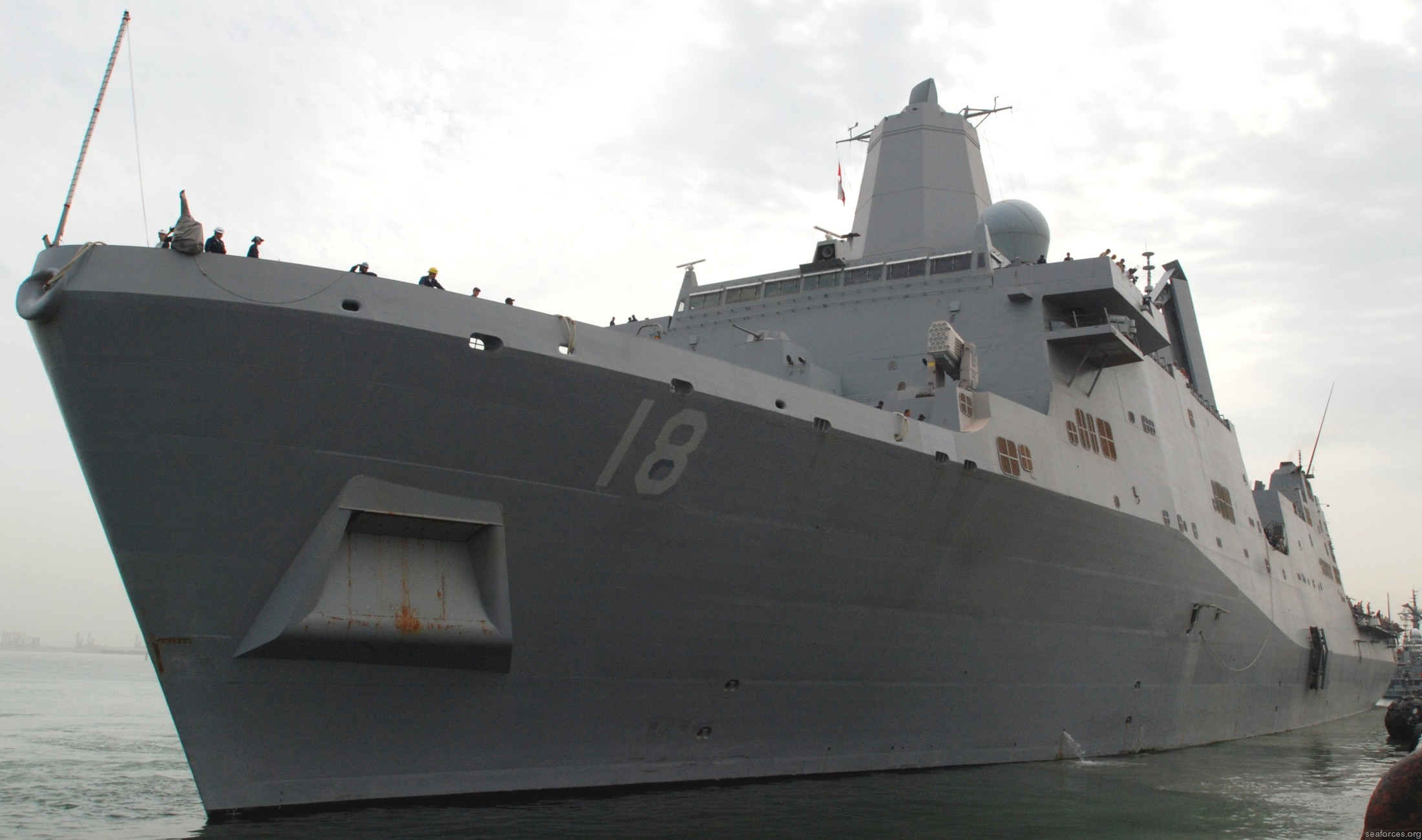 lpd-18 uss new orleans san antonio class amphibious transport dock landing ship 59