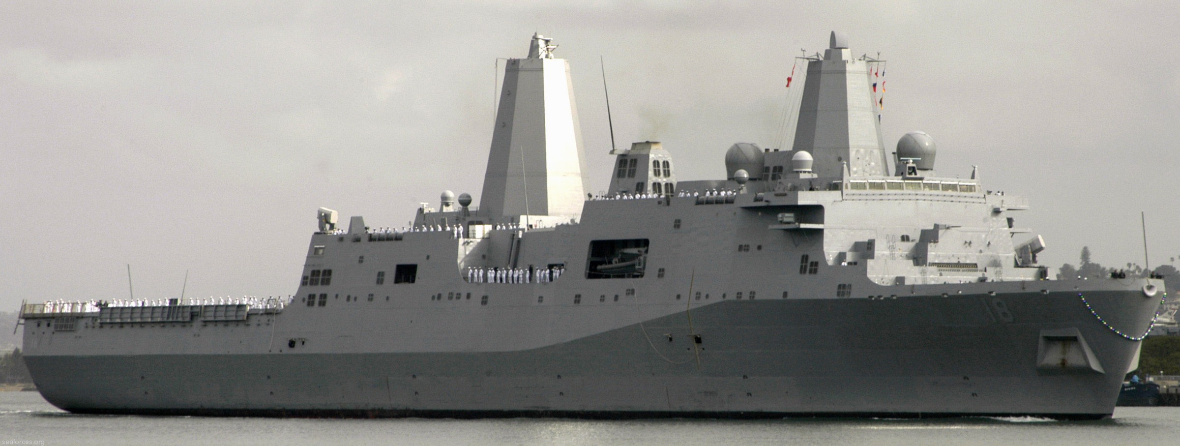 lpd-18 uss new orleans san antonio class amphibious transport dock landing ship 64 san diego