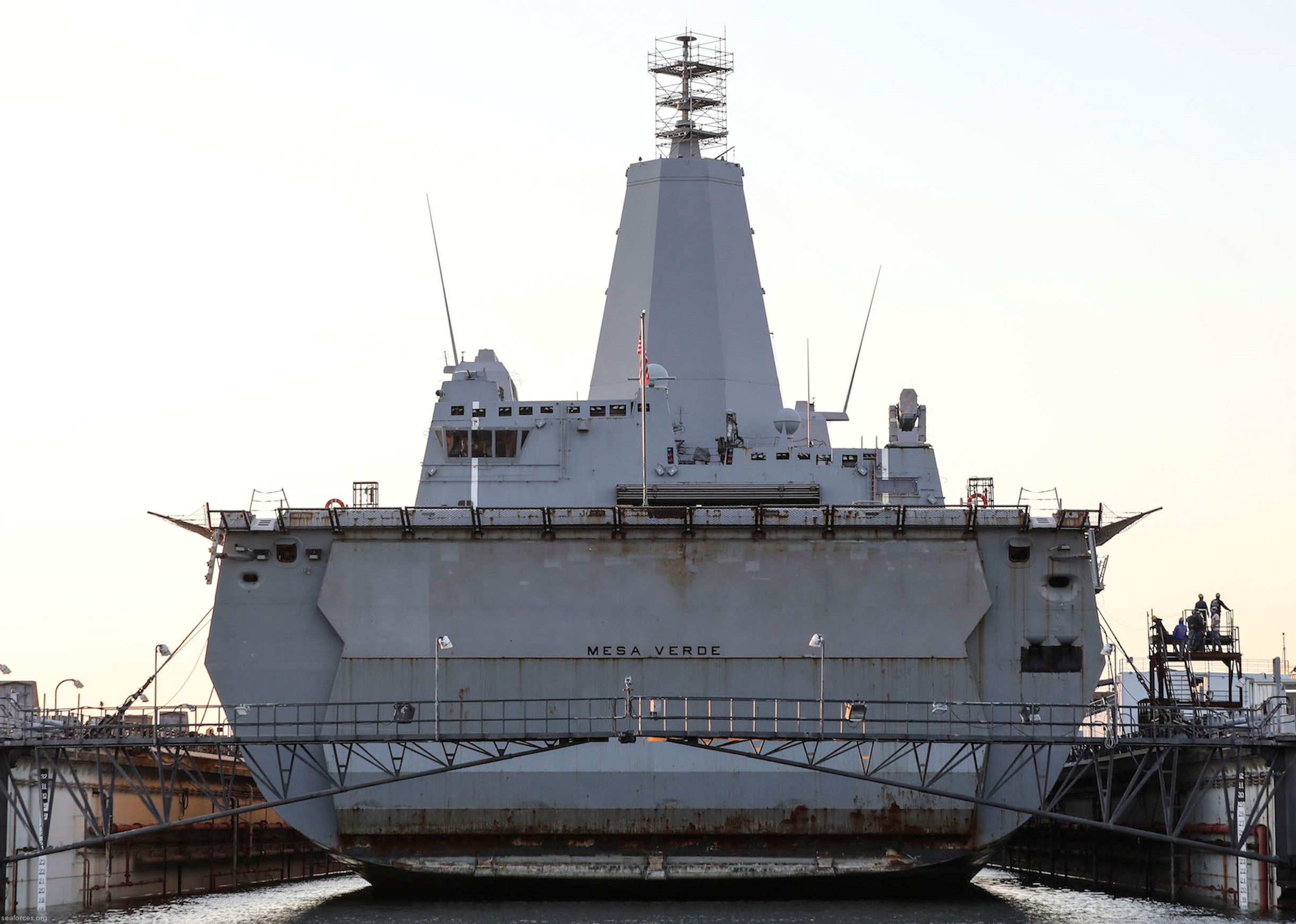 lpd-19 uss mesa verde san antonio class amphibious transport dock 03 nassco shipyard norfolk