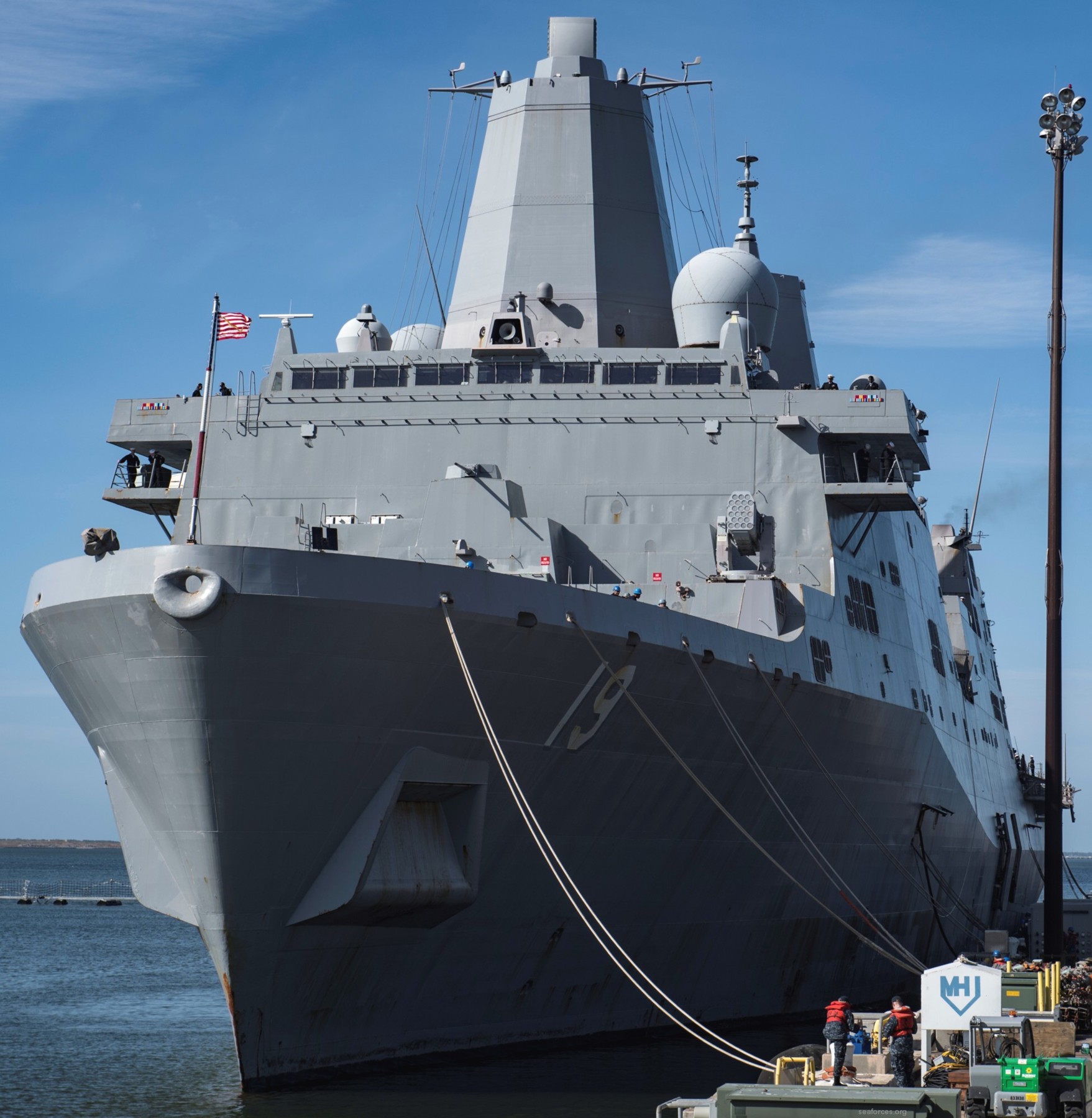 lpd-19 uss mesa verde san antonio class amphibious transport dock landing ship us navy naval station norfolk virginia 08