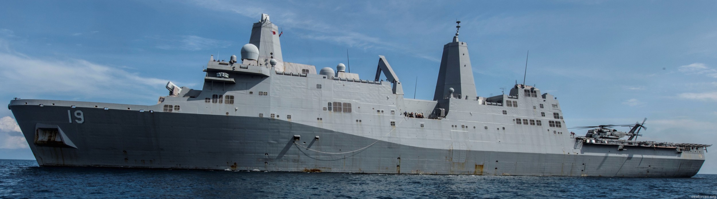 lpd-19 uss mesa verde san antonio class amphibious transport dock 20