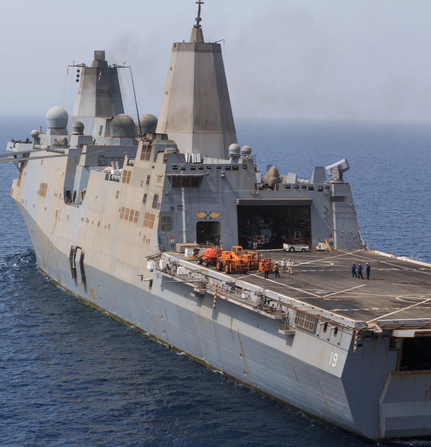 lpd-19 uss mesa verde san antonio class amphibious transport dock landing ship us navy 22